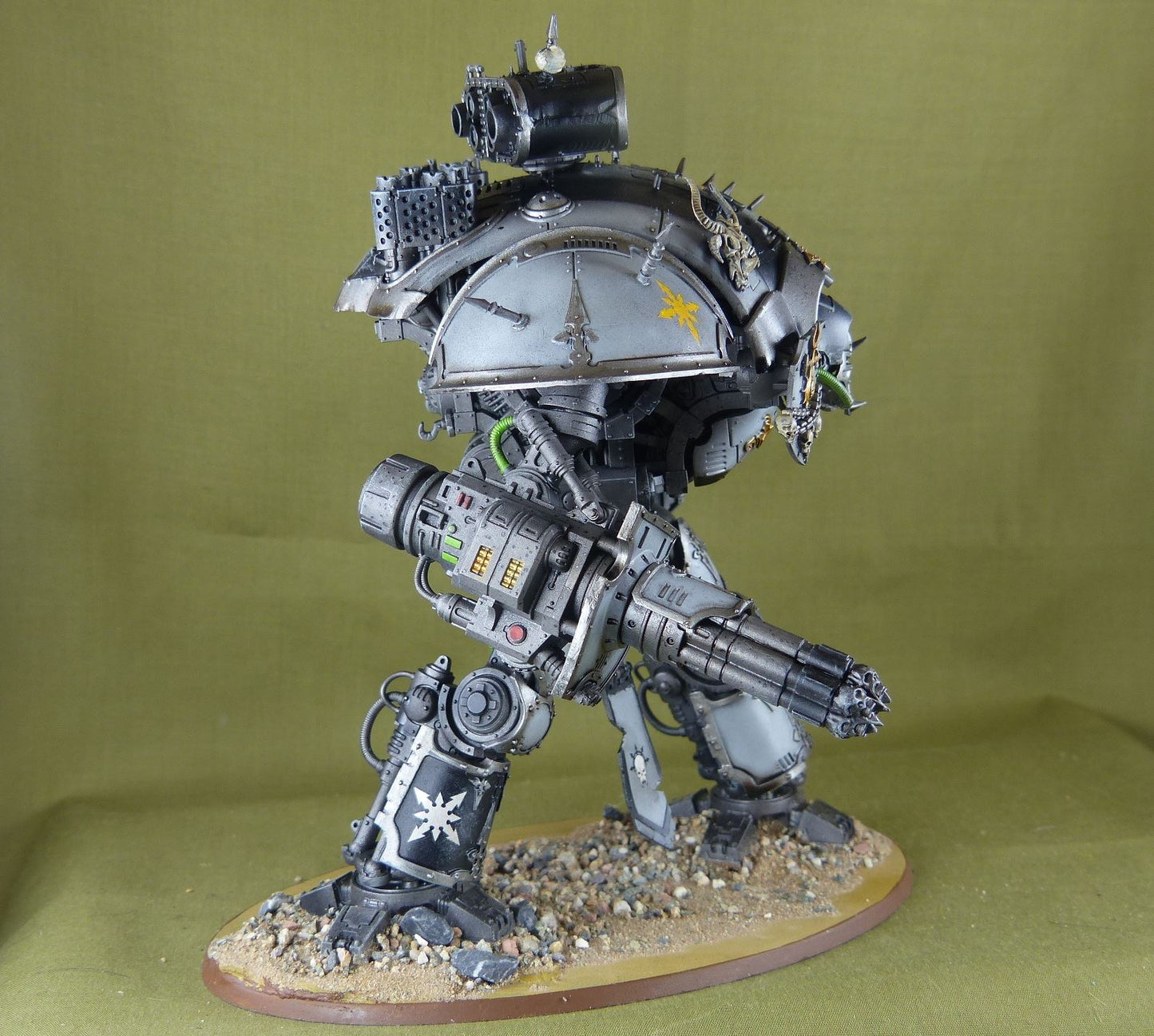 Chaos Knight - Painted - Warhammer 40K #2W