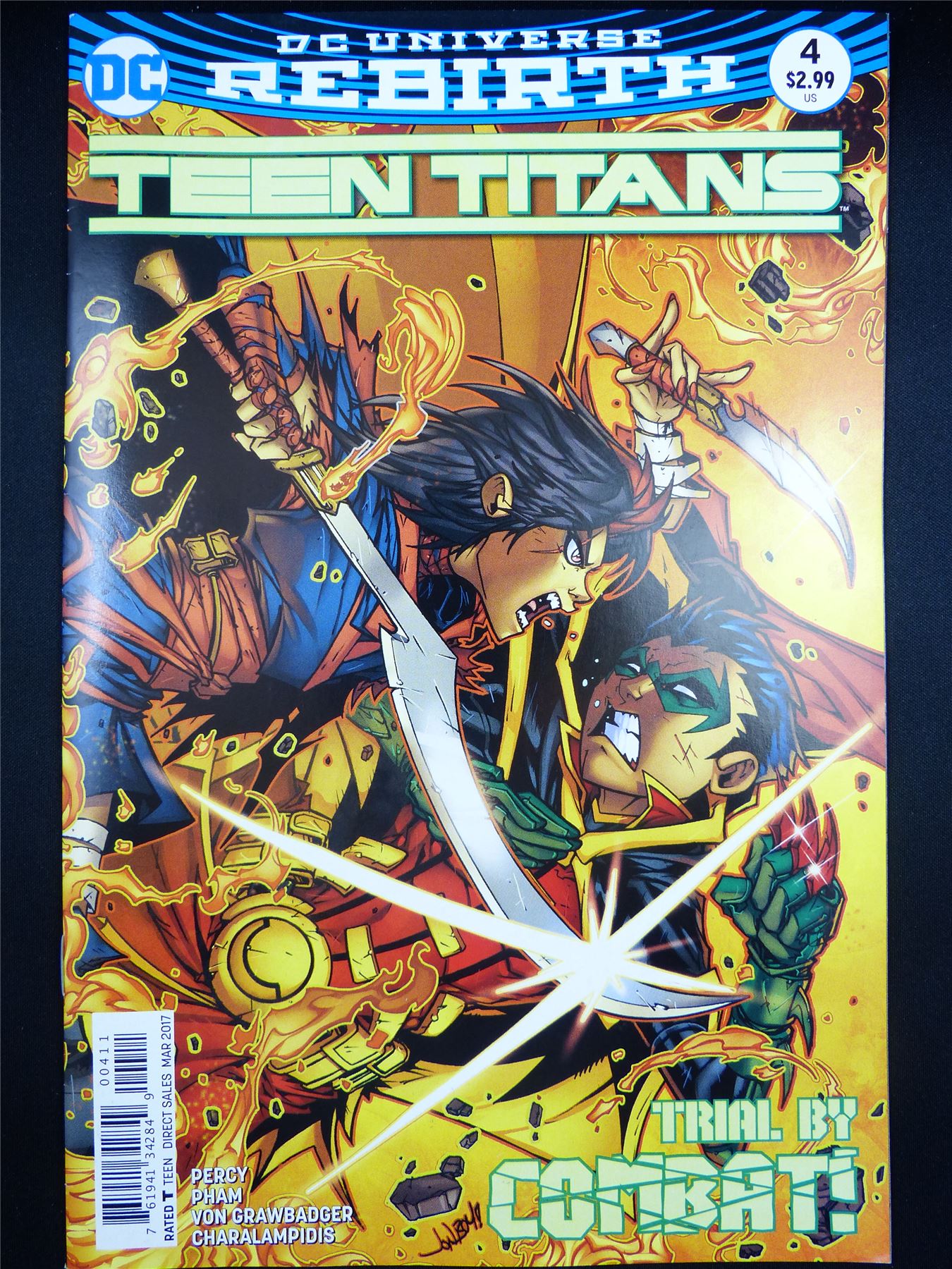 TEEN Titans #4 - DC Comics #EE