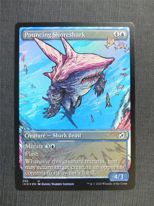 Pouncing Shoreshark Showcase Foil - IKO - Mtg Card