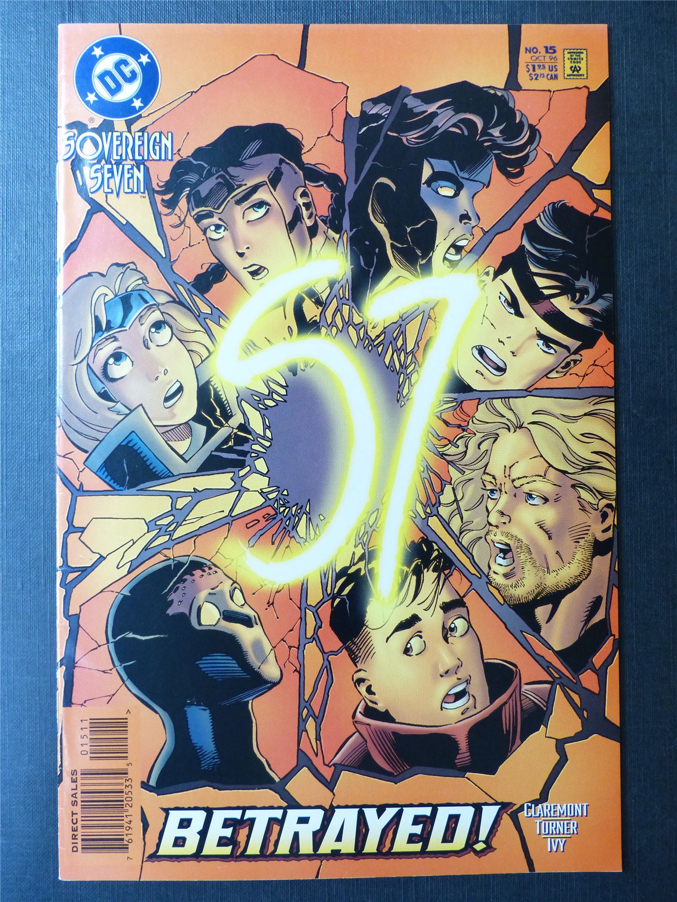 SOVEREIGN Seven #15 - DC Comics #5GT