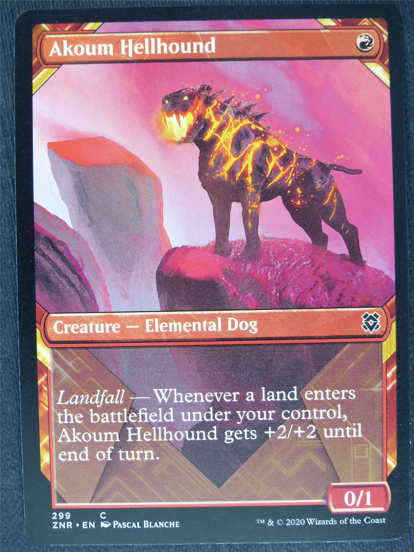 Akoum Hellhound Showcase Mint - Mtg Magic Cards #3N