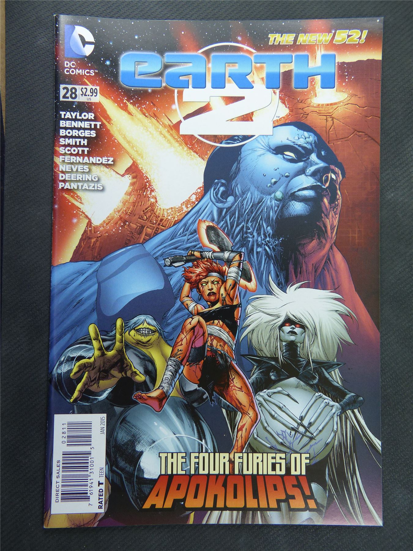 EARTH 2 #28 - DC Comic #17I