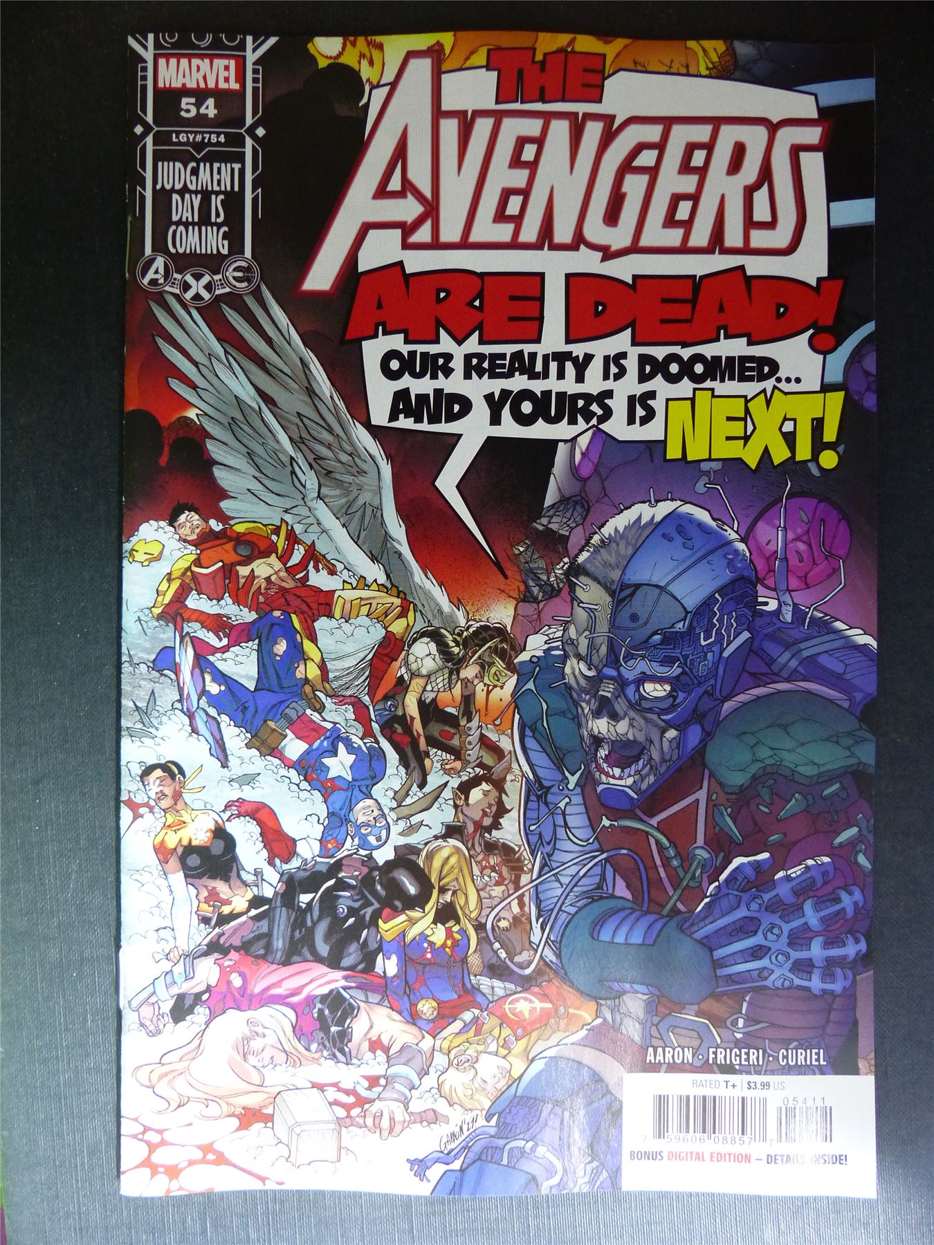 The AVENGERS #54 - May 2022 - Marvel Comic #8KC