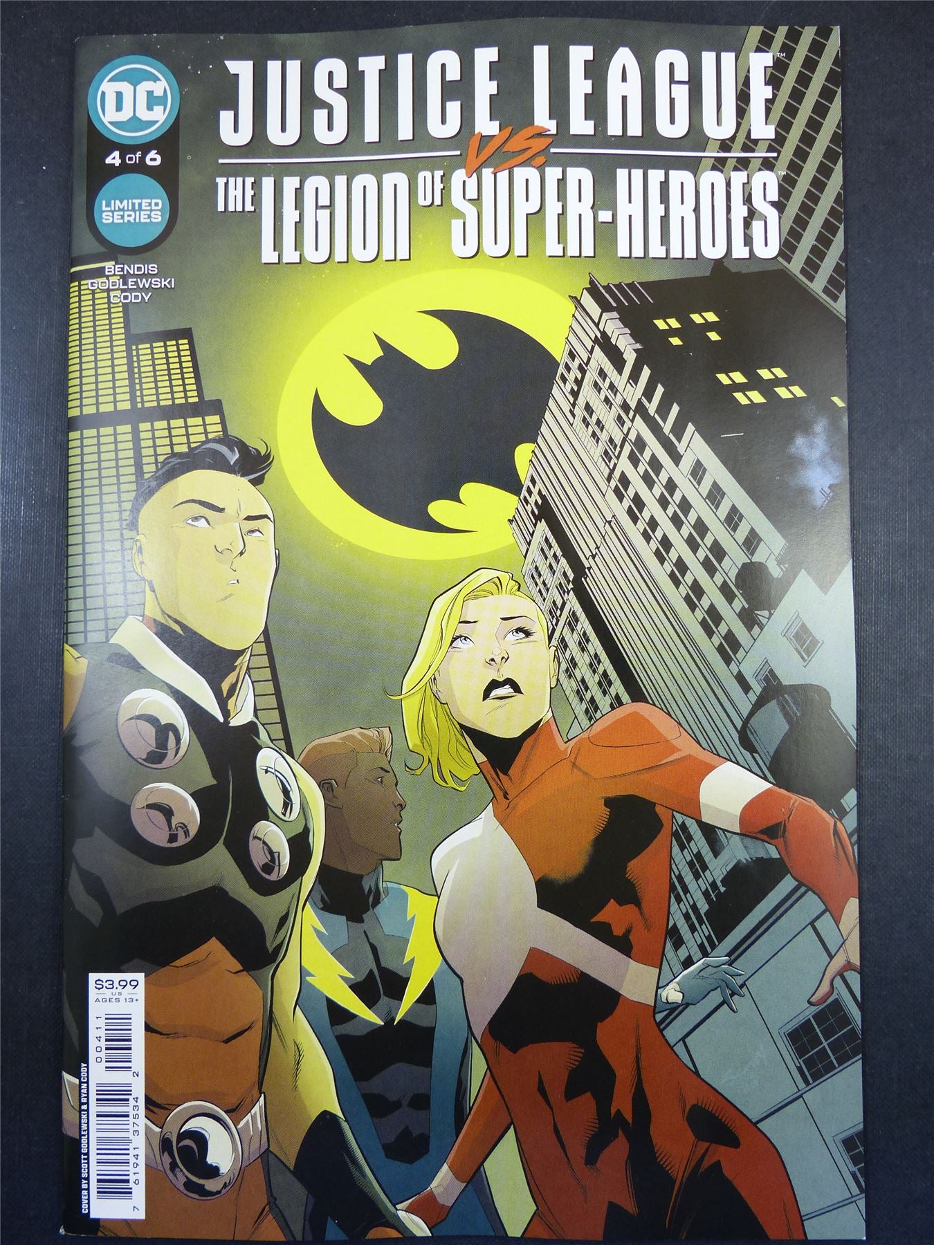 JUSTICE League vs The Legion of Super-Heroes #4 - Sep 2022 - DC Comics #552