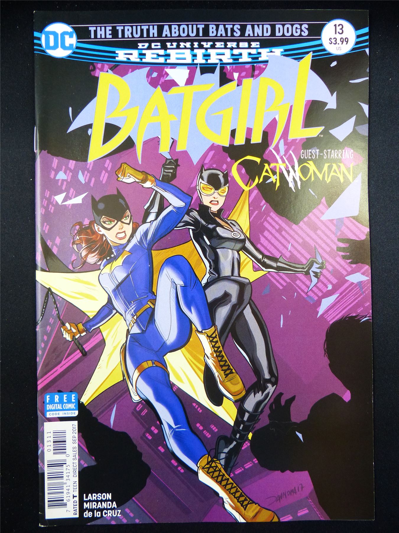 BATGIRL #13 - DC Comics #J8