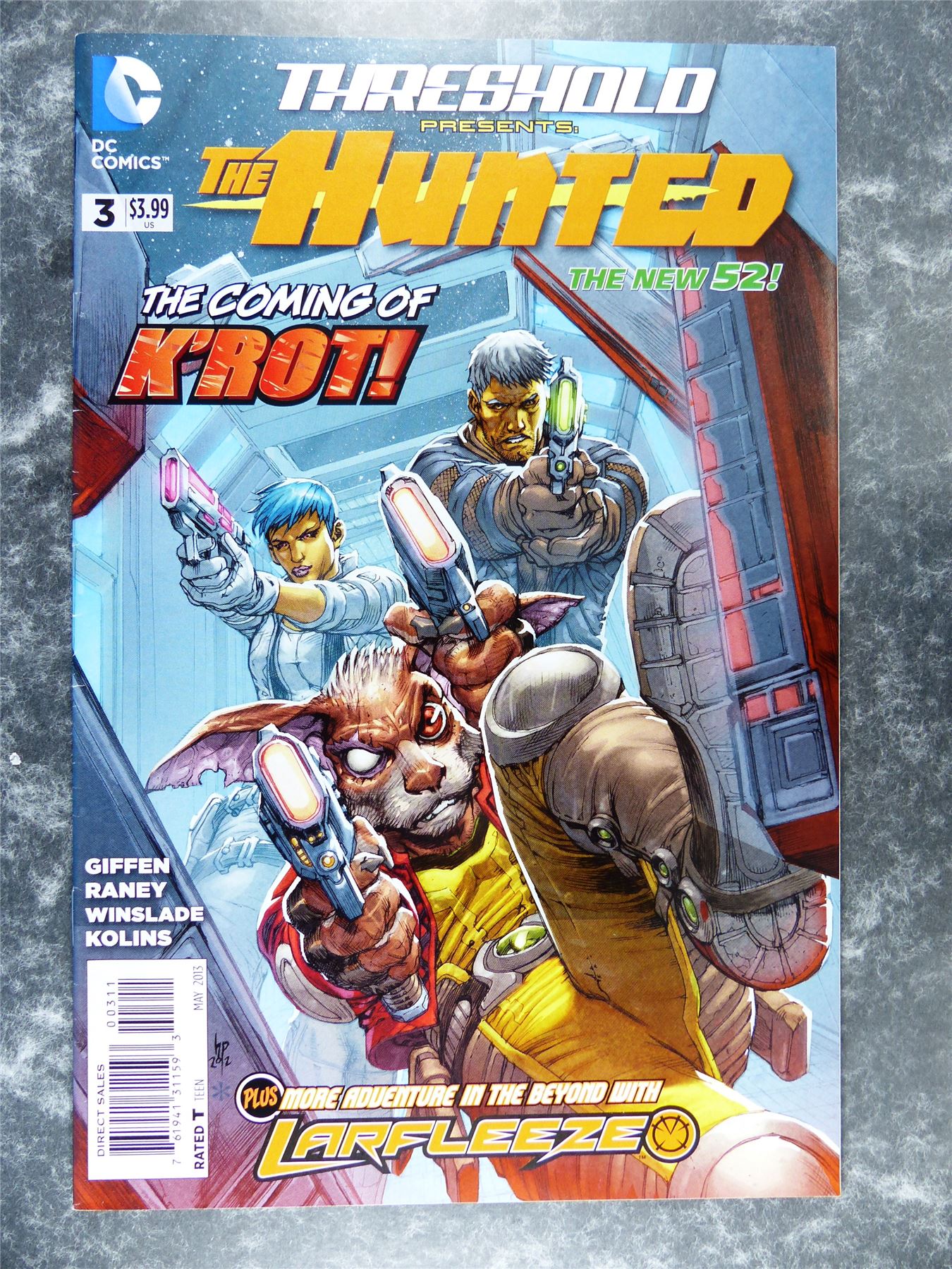 The HUNTED #3 - DC - Comic #CV