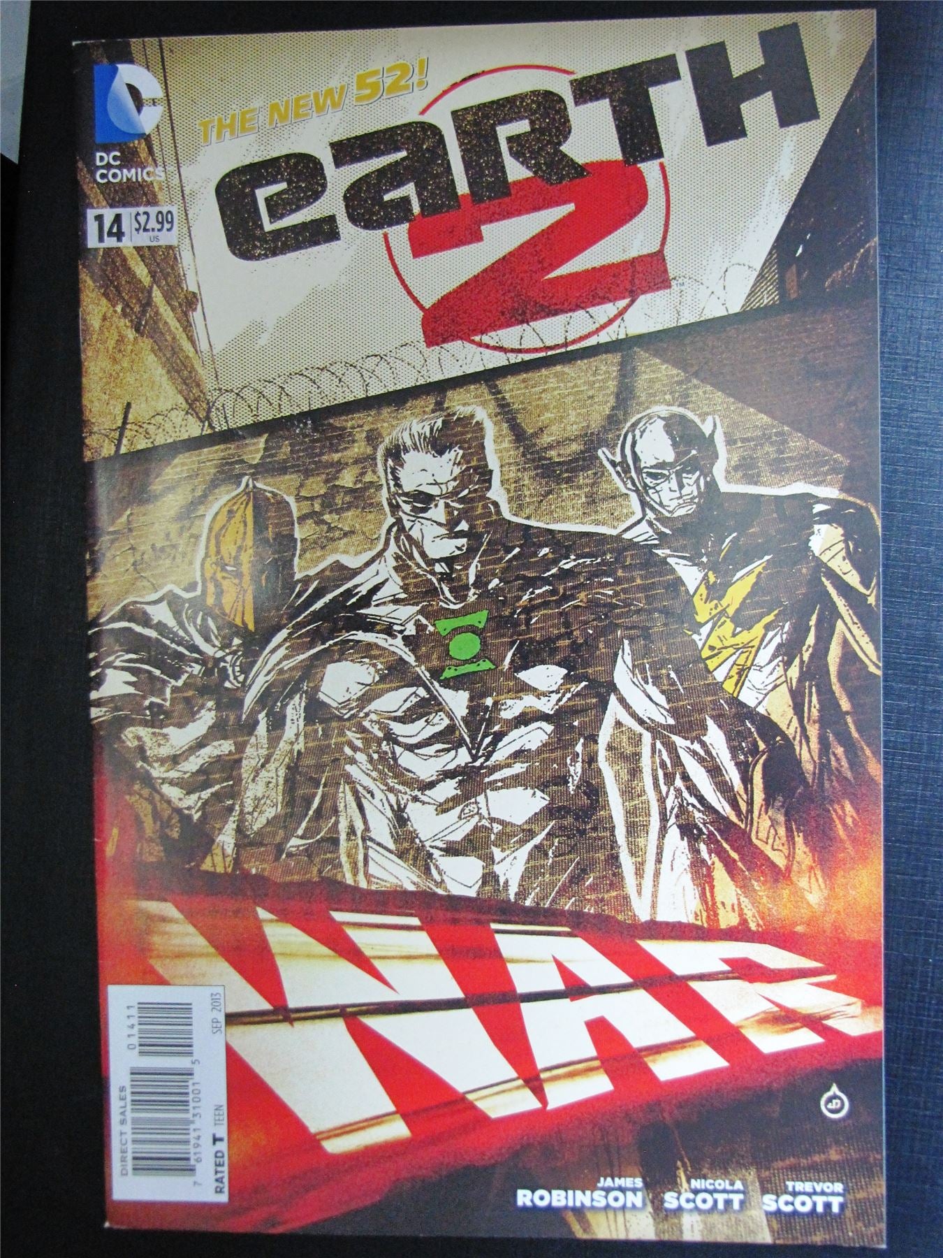 EARTH 2 #14 - DC Comic # 1J43