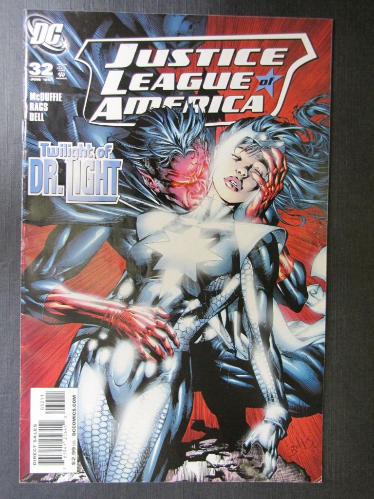 JUSTICE League of America #32 - DC Comics #WT