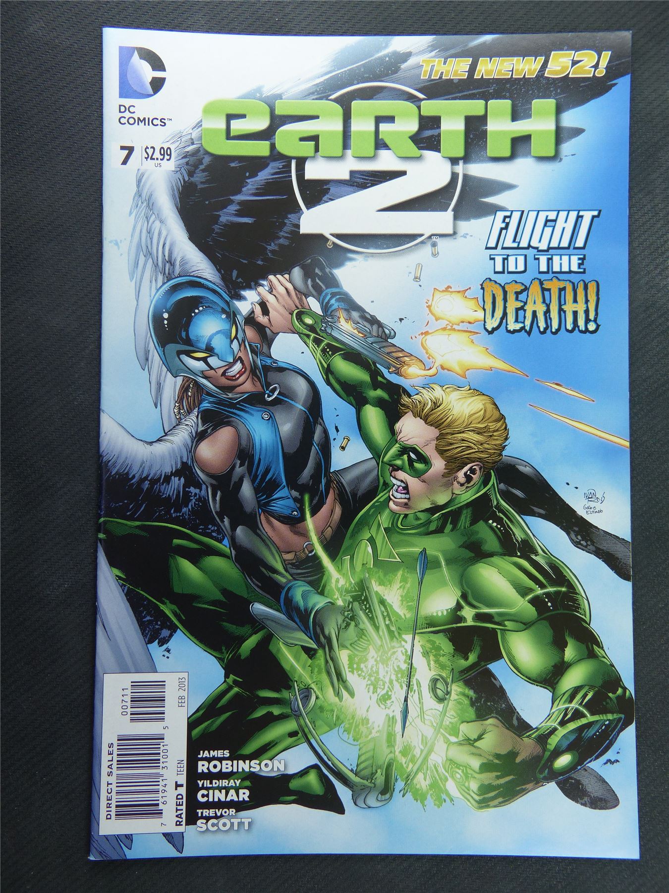 EARTH 2 #7 - DC Comic #17B